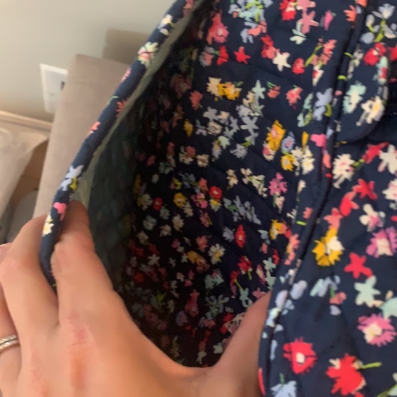 NWT vera bradley xl bag scattered wildflowers - Picture 6 of 7